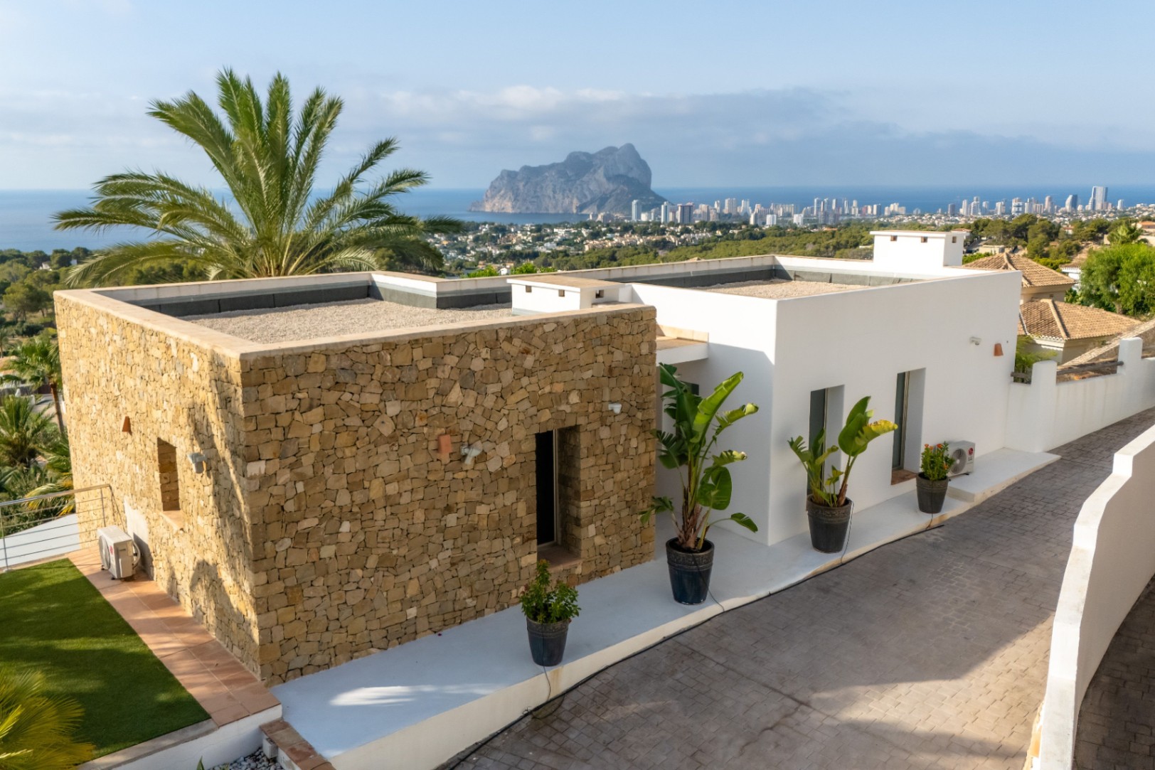 chaletvilla en benissa · 1990000€ chaletvilla en benissa · 1990000€